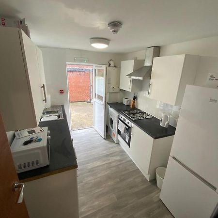 174 Boaler Street Hotel Ливърпул Екстериор снимка
