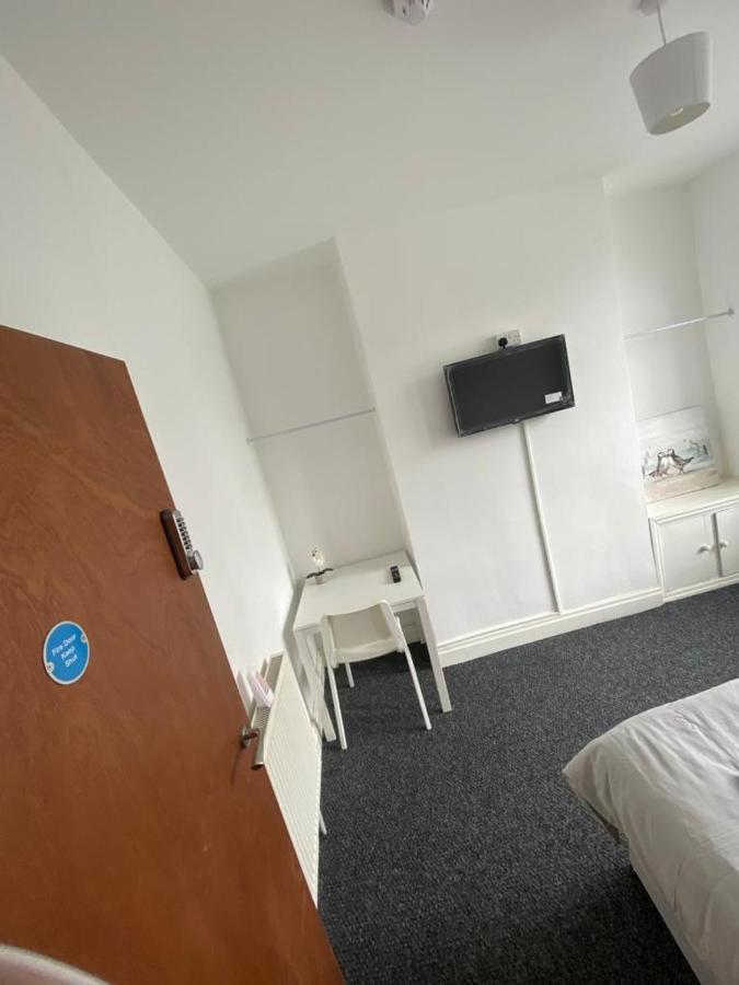 174 Boaler Street Hotel Ливърпул Екстериор снимка