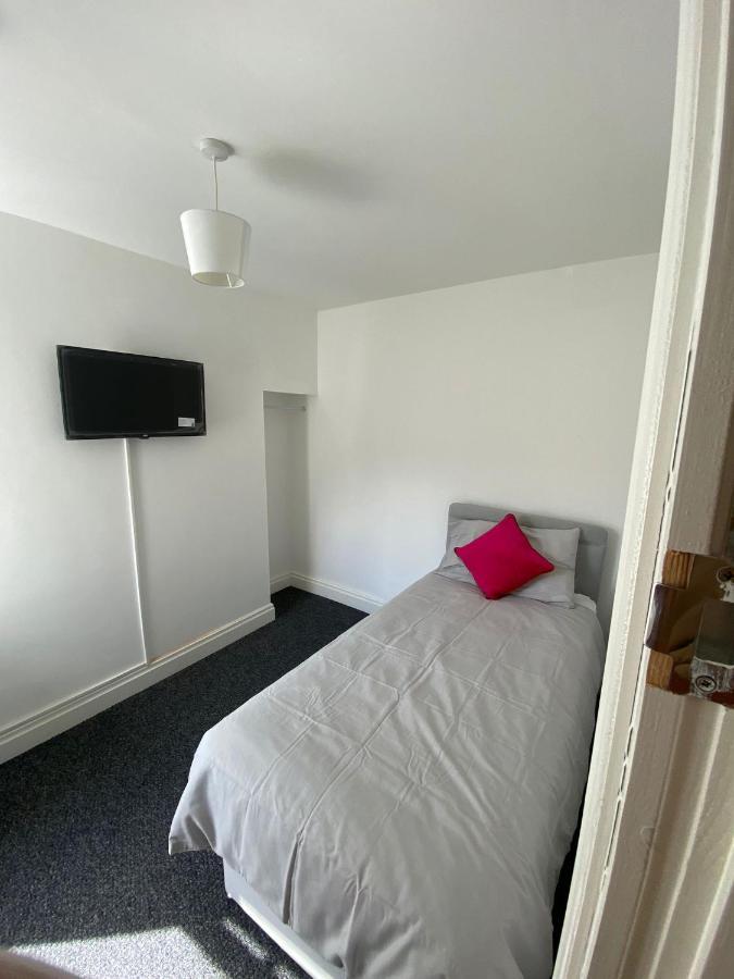 174 Boaler Street Hotel Ливърпул Екстериор снимка