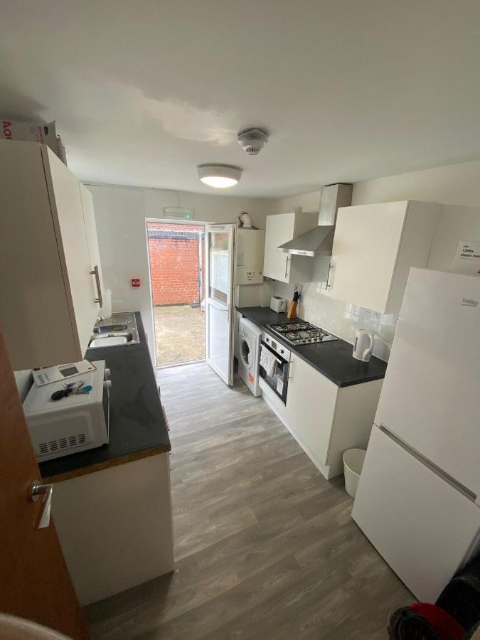 174 Boaler Street Hotel Ливърпул Екстериор снимка
